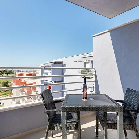 Diva With Free Private Parking *